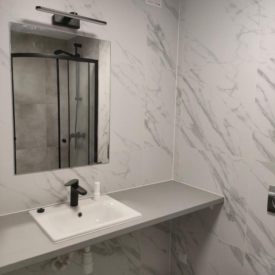 Sympozjum Loft Lägenhet Kraków Exteriör bild